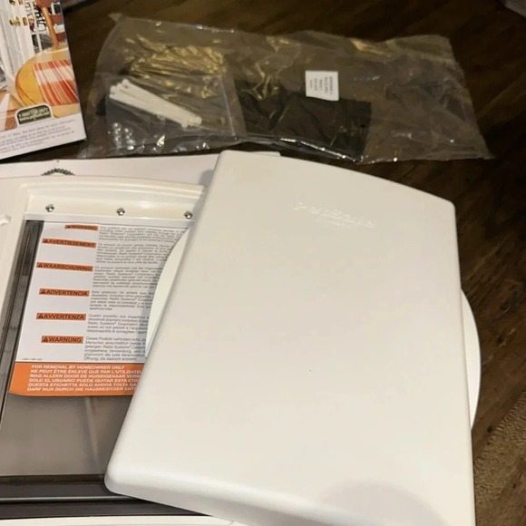 ❣️SALE NWT PETSAFE PLASTIC PET DOOR SYSTEM WHITE SMALL 1lb-15lb Radio System - Picture 6 of 16